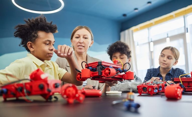 STEM Robotics Kits: A UK Parent’s Guide by Age Group